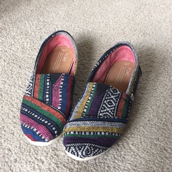 Toms Shoes - Beautiful Tribal Toms Shoes